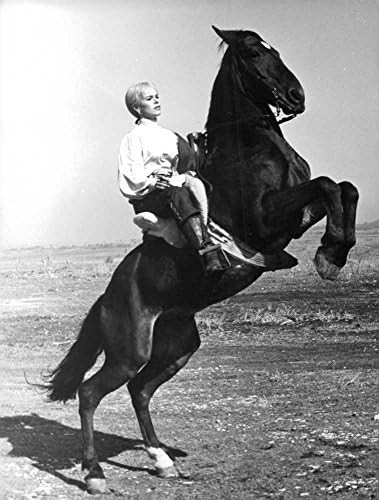 Vintage fotó Geraldine Leigh Chaplin a lovaglás.