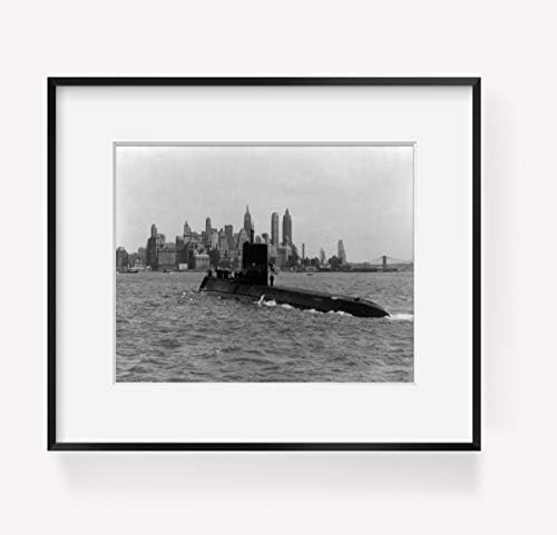 VÉGTELEN FÉNYKÉPEK, Fotó: USS Nautilus (SSN-571),1. Automatikus Meghajtású Tengeralattjáró,a New York-i Kikötő,1956