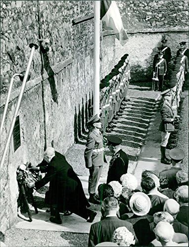 Vintage fotó of201;amon de Valera nézi zászló kibontva szertartás.A fotó április 26,1966