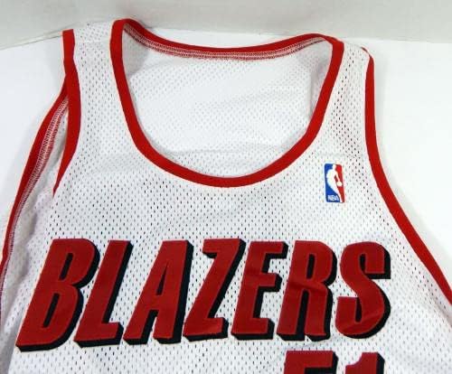 1997-98 Portland Trail Blazers Hosszú 51 Játék Kiadott Fehér Jersey 56 DP30559 - NBA Játék Használt
